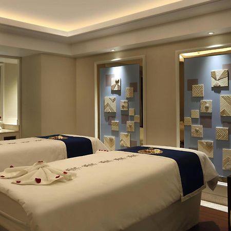 Sheraton Grand Pune Bund Garden Hotel Bagian luar foto